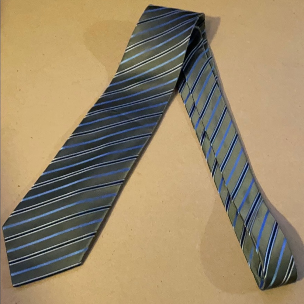 Silk tie
